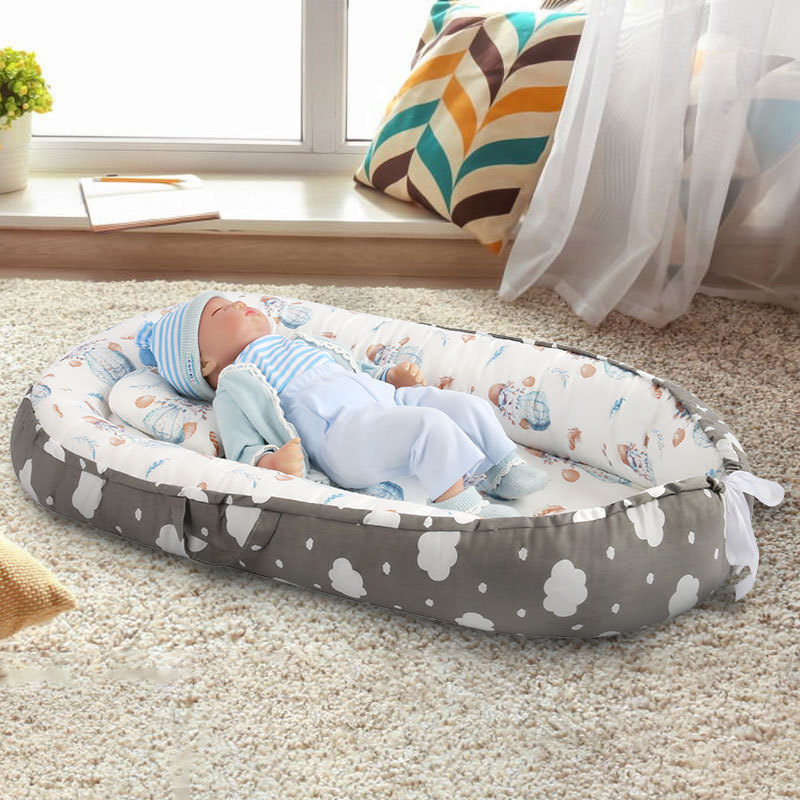 Portable baby folding bed can be disassembled and washed