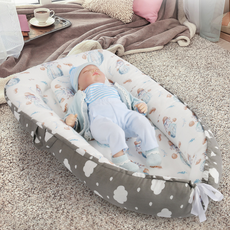 Portable baby folding bed can be disassembled and washed