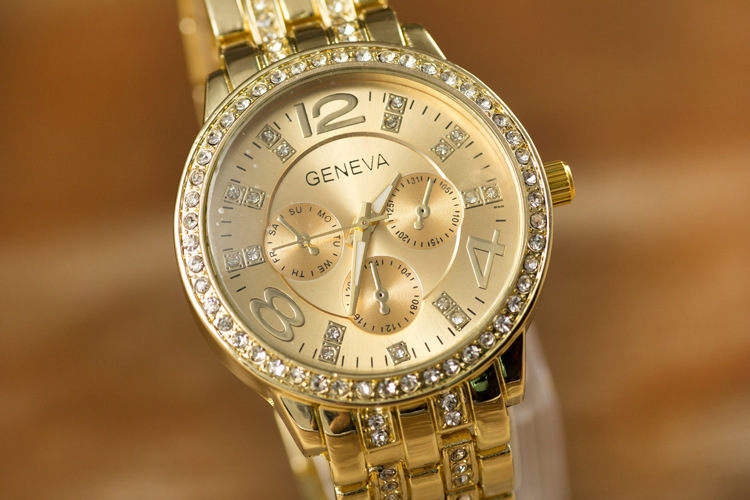 Aliexpress Ebay explosion models Geneva Geneva fashion wholesale alloy diamond watches one generation