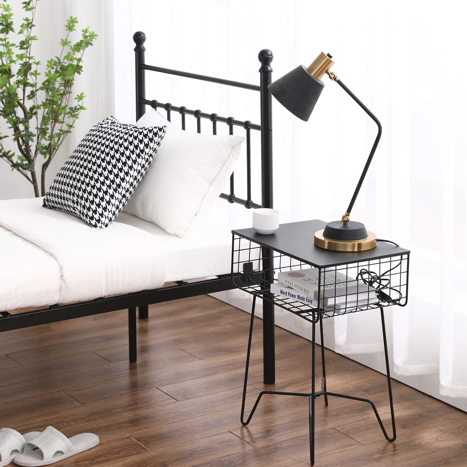 Single Layer Round Tube Vertical Strip with Ball Decoration with Bed Foot 3ft Iron Bed Black
