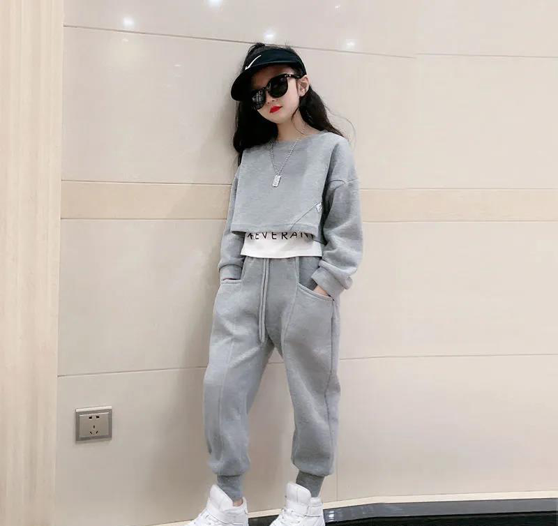 Girls' Spring Suit 2022 New Children's Western Style, Big Children's Spring And Autumn Leisure Sports Sweater Two-piece Trend
