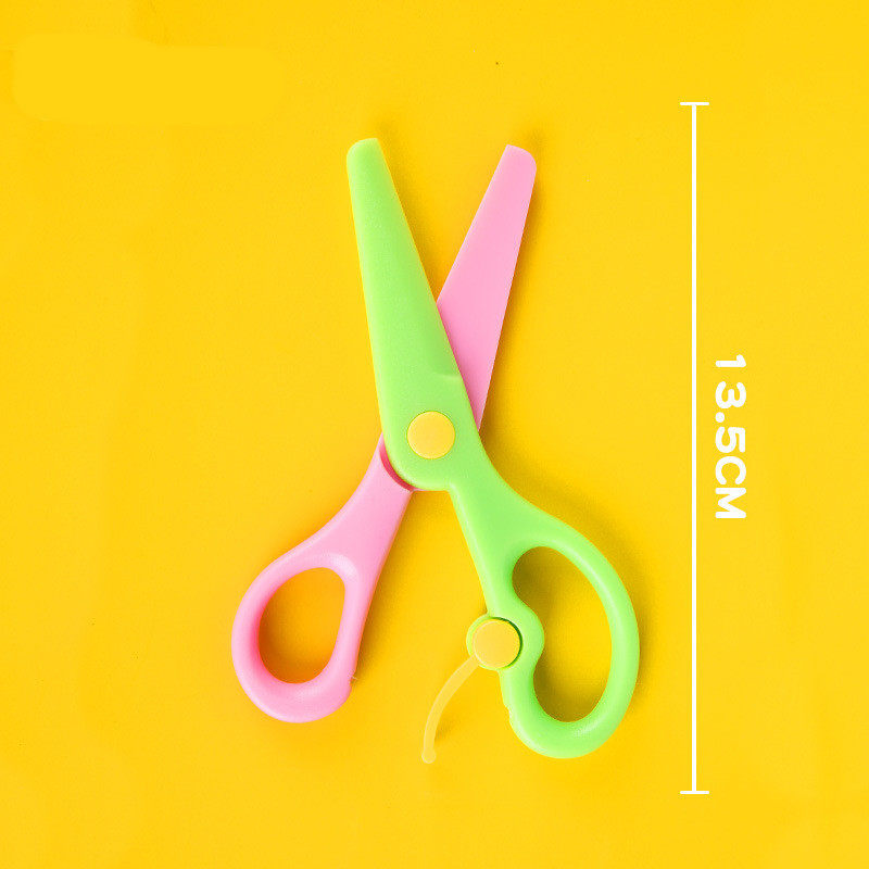 Children's safety scissors, large blunt head children's scissors, children's arts and crafts supplies in school classrooms
